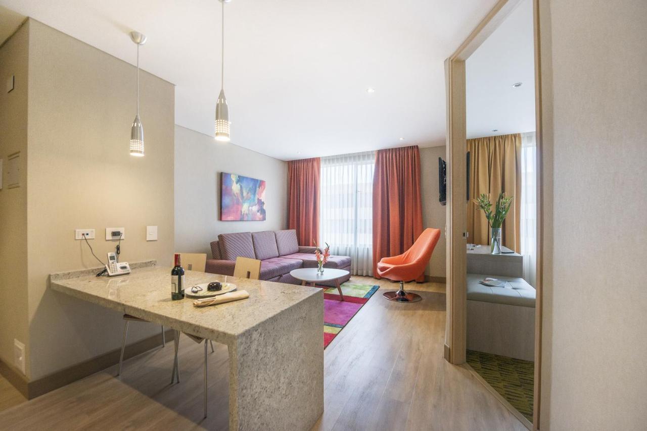 Hotel Plaza Suites Bogotá Kültér fotó